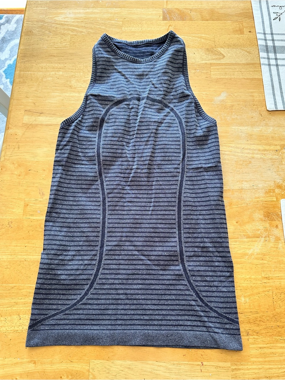 Lululemon swiftly tech tank top size 4